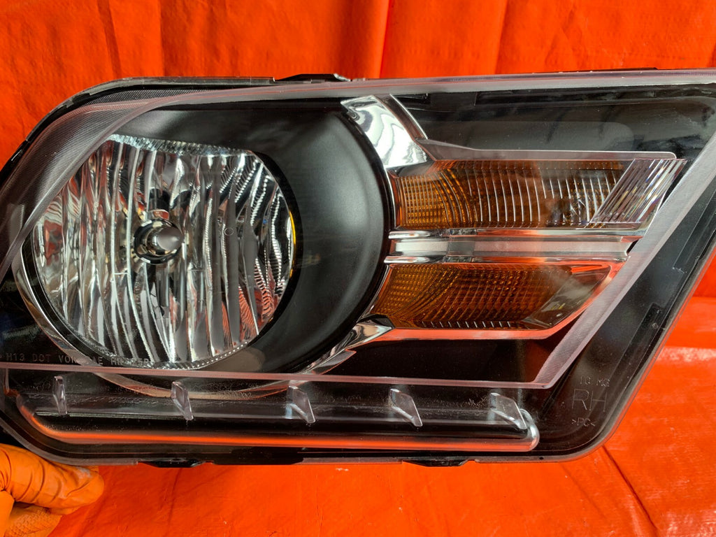 OEM 2010 2011 2012 FORD MUSTANG   PASSENGER RIGHT HEADLIGHT HEADLAMP HALOGEN2