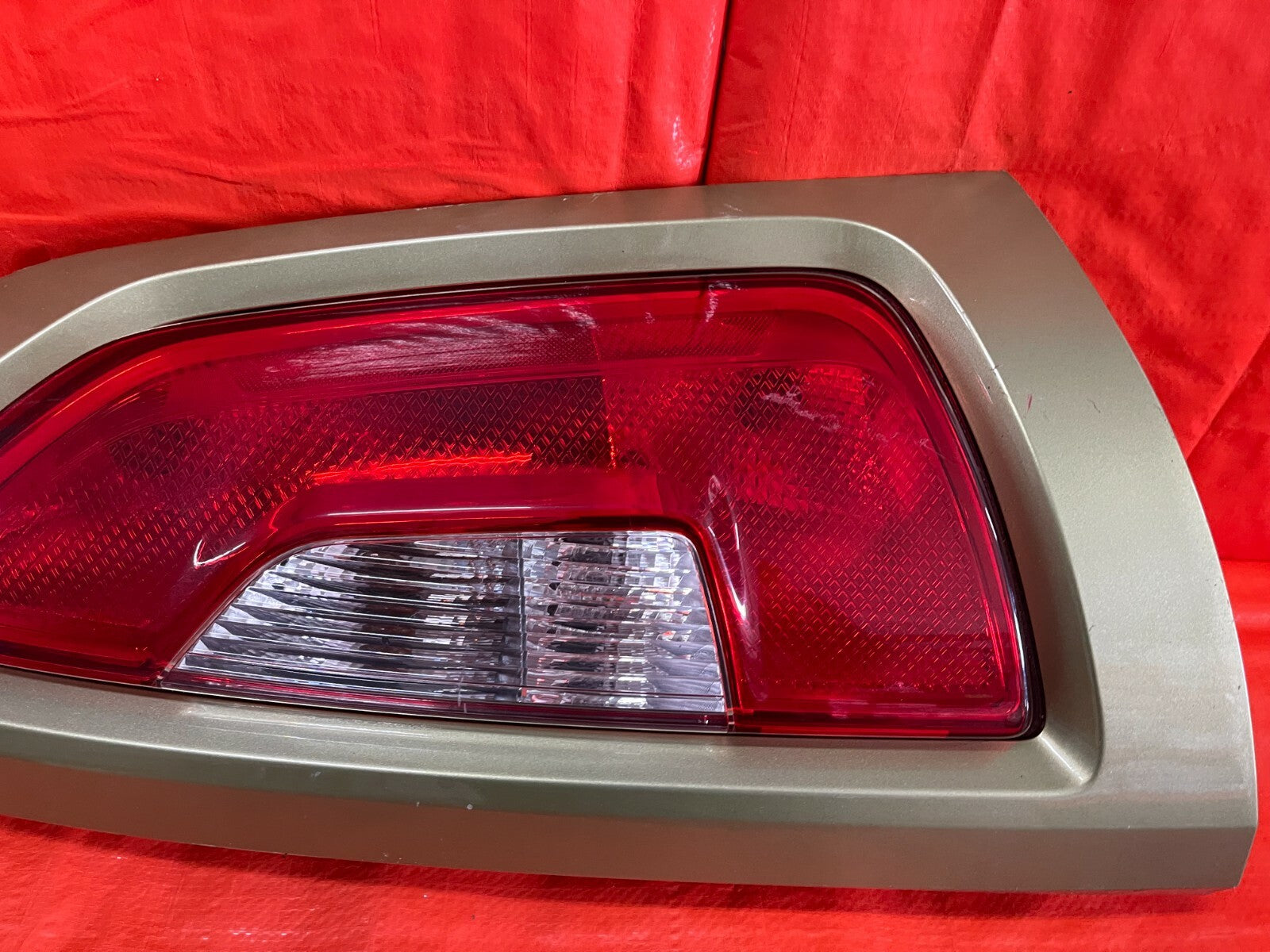 12 13 KIA SOUL   NON LED HALOGEN MODEL PASSENGER RIGHT TAIL LIGHT LAMP GREEN OEM7