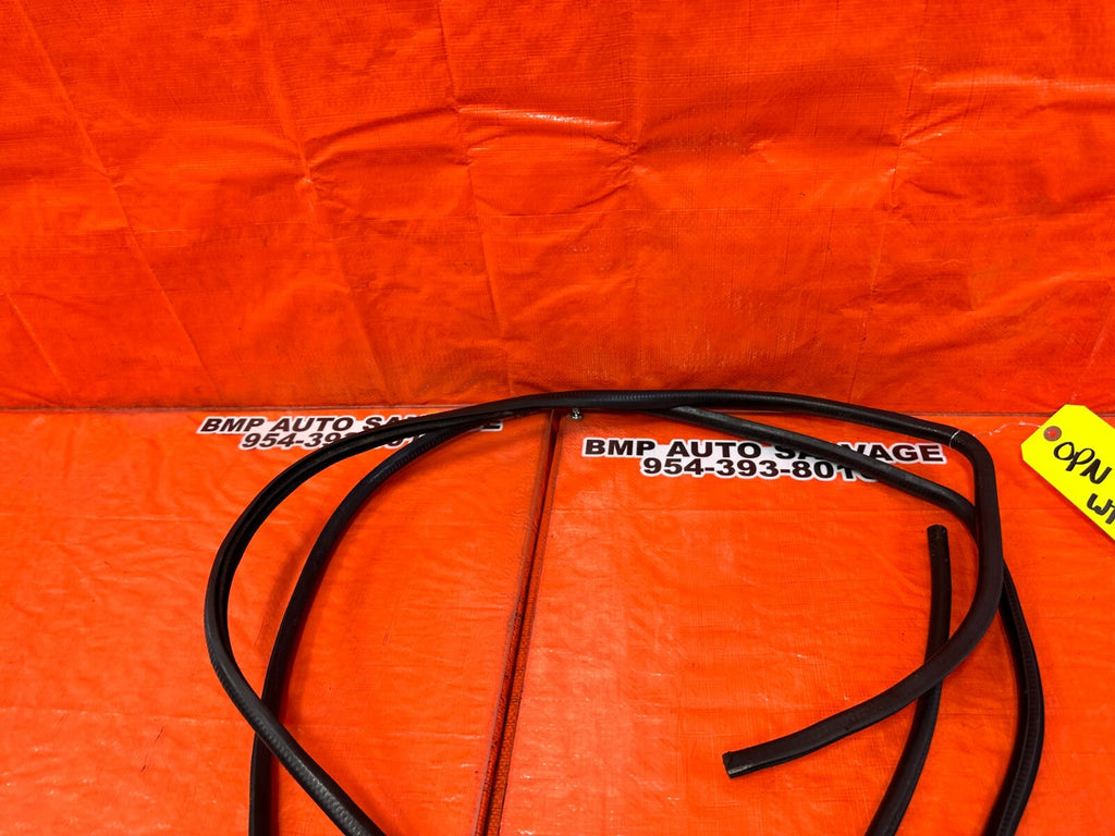 92 95 HONDA CIVIC 2D COUPE CHASSIS 2 DOOR OPEN TRIM WEATHER STRIP LEFT FRONT 2574