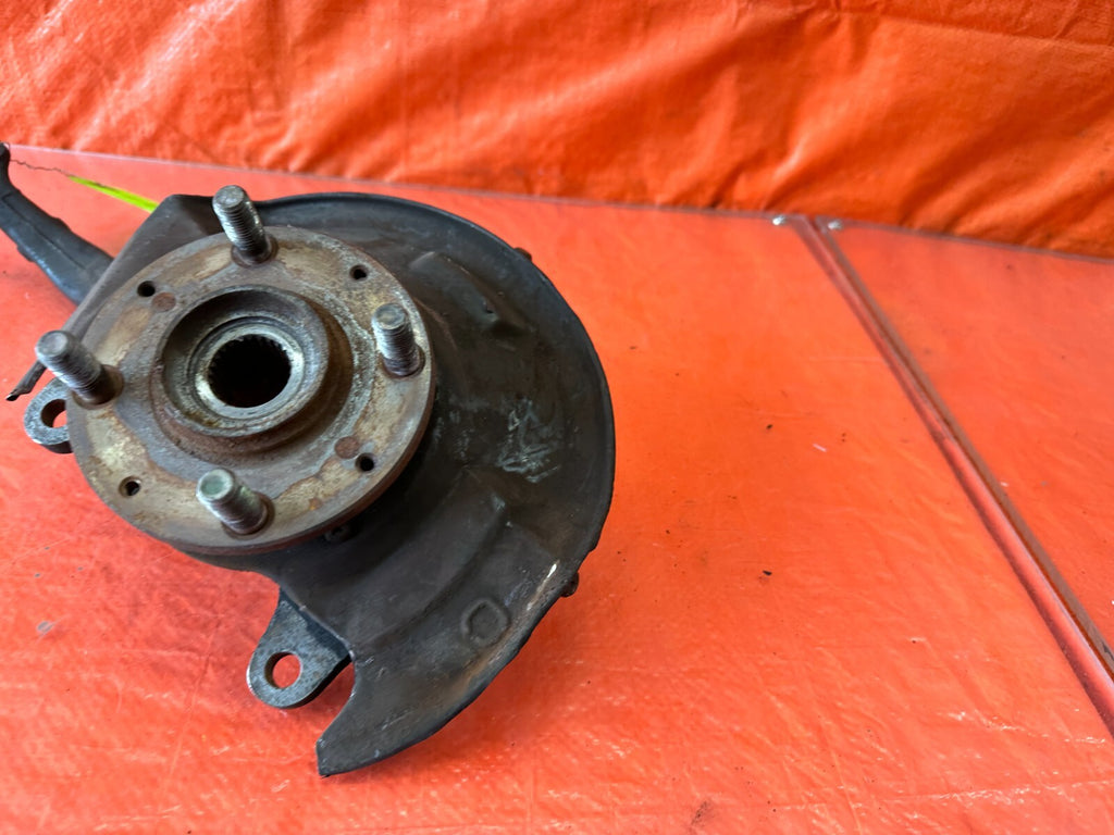 1989 89 HONDA CRX DX   DRIVER LEFT FRONT SPINDLE KNUCKLE HUB   OEM #2433
