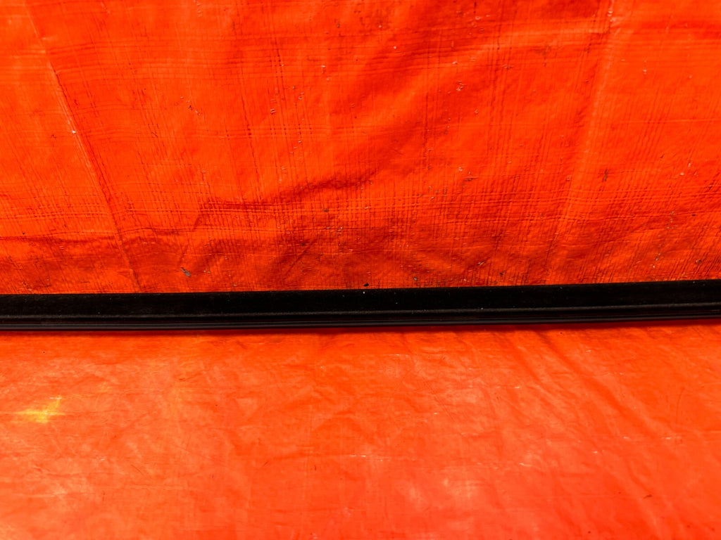 13 20 SUBARU BRZ   DRIVER LEFT EXTERIOR WINDOW GLASS TRIM   OEM #2929
