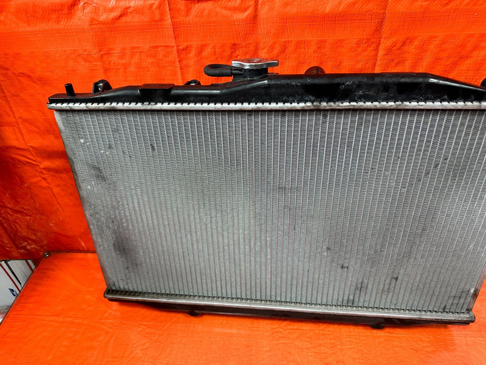 04 05 ACURA TSX   AUTOMATIC RADIATOR WITH BOTH COOLING FANS AND TANK OEM #32213