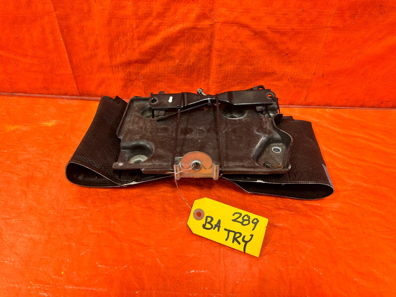 16 20 INFINITI Q50 & Q60 3.0L BATTERY TRAY MOUNTING BRACKET W/ TIE DOWN OEM #2890