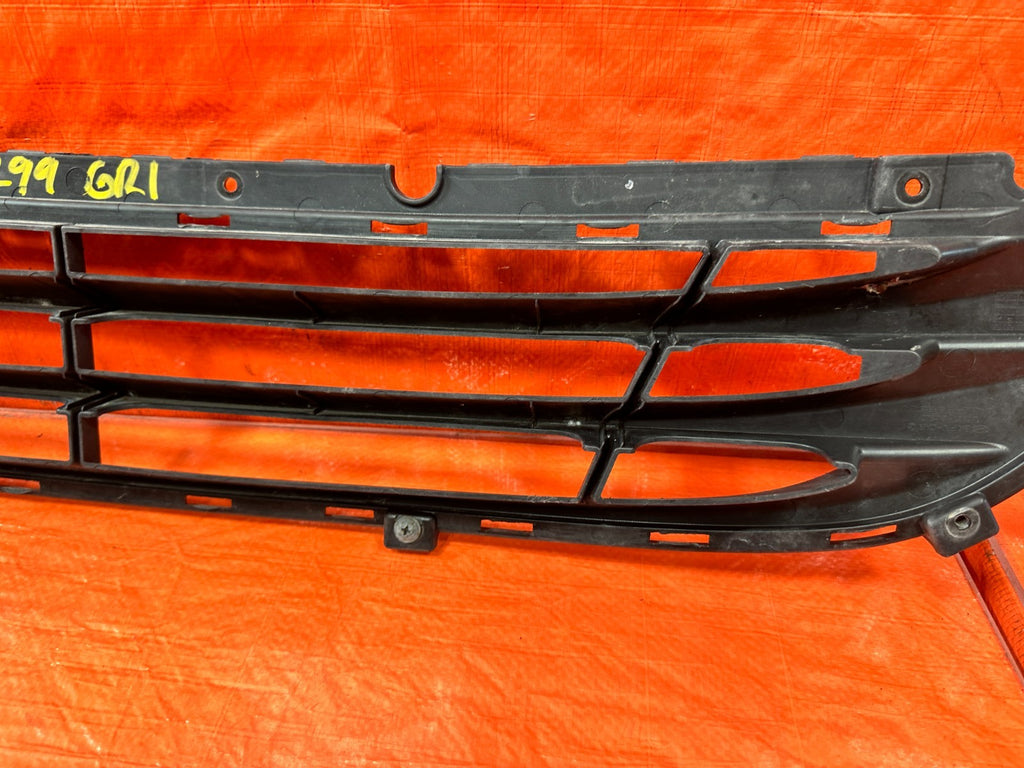 13 16 HYUNDAI GENESIS COUPE   LOWER FRONT BUMPER GRILLE INSERT TRIM PLASTIC OEM9