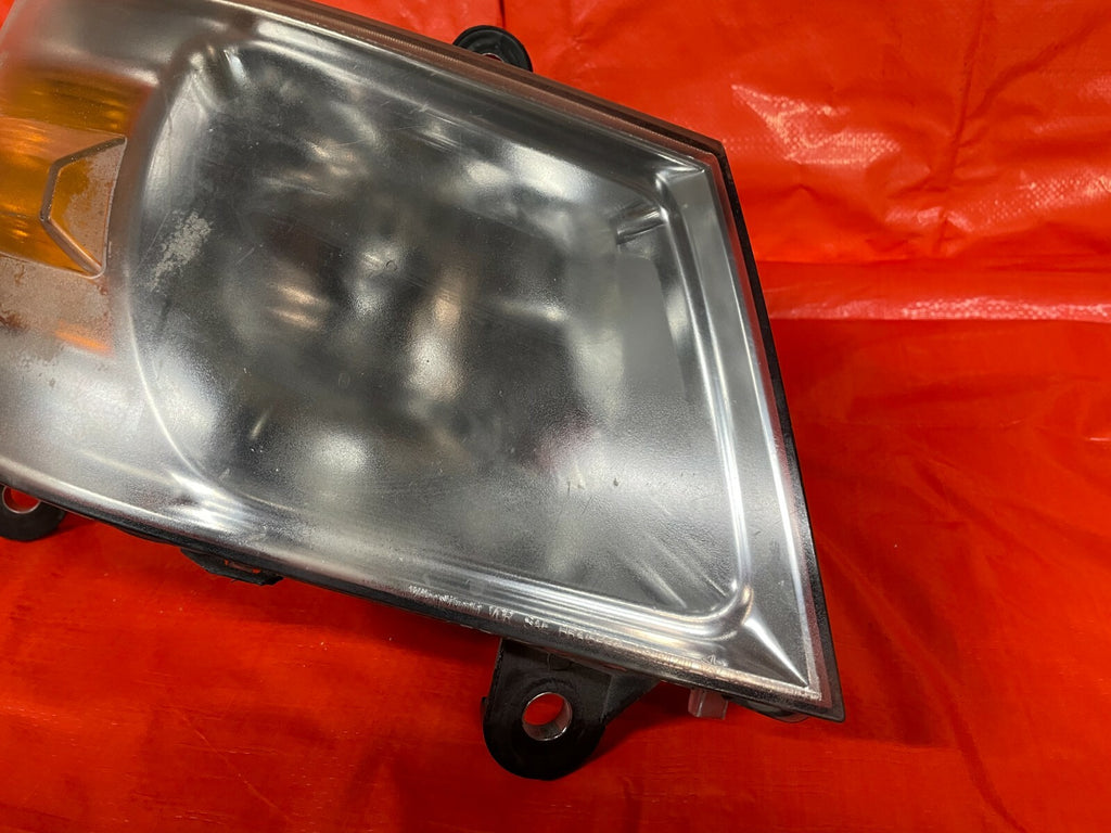 08 10 DODGE GRAND CARAVAN   SE & SXT   PASSENGER RIGHT HEADLIGHT HEADLAMP OEM OE1