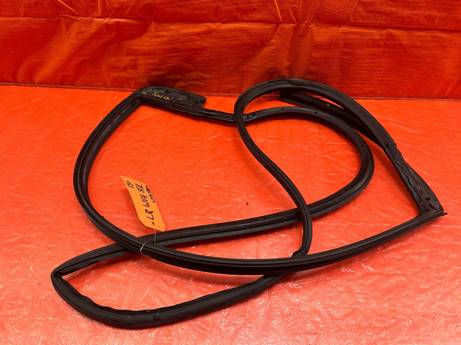 14 20 INFINITI Q50   DRIVER LEFT REAR DOOR   WEATHER STRIP TRIM SEAL GASKET #13111
