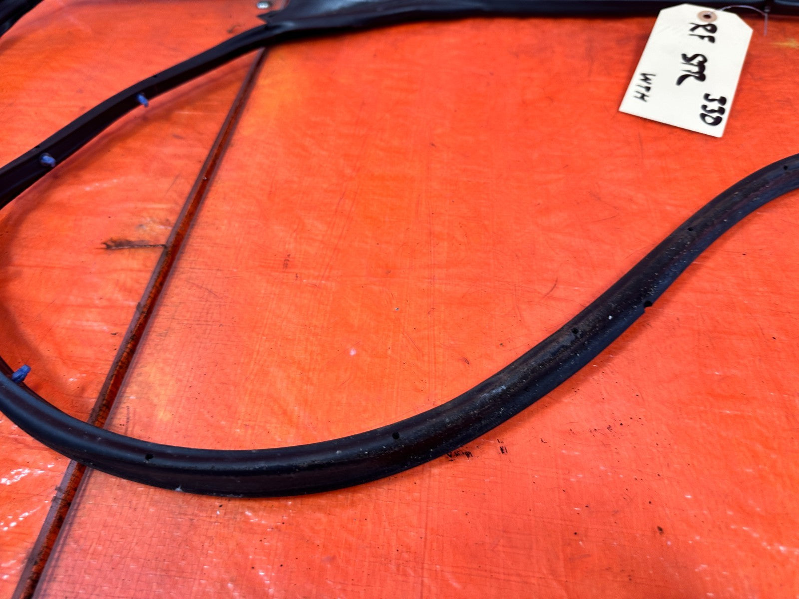 04 08 ACURA TSX RIGHT PASS FRONT DOOR WINDOW WEATHERSTRIP SEAL OEM #3307
