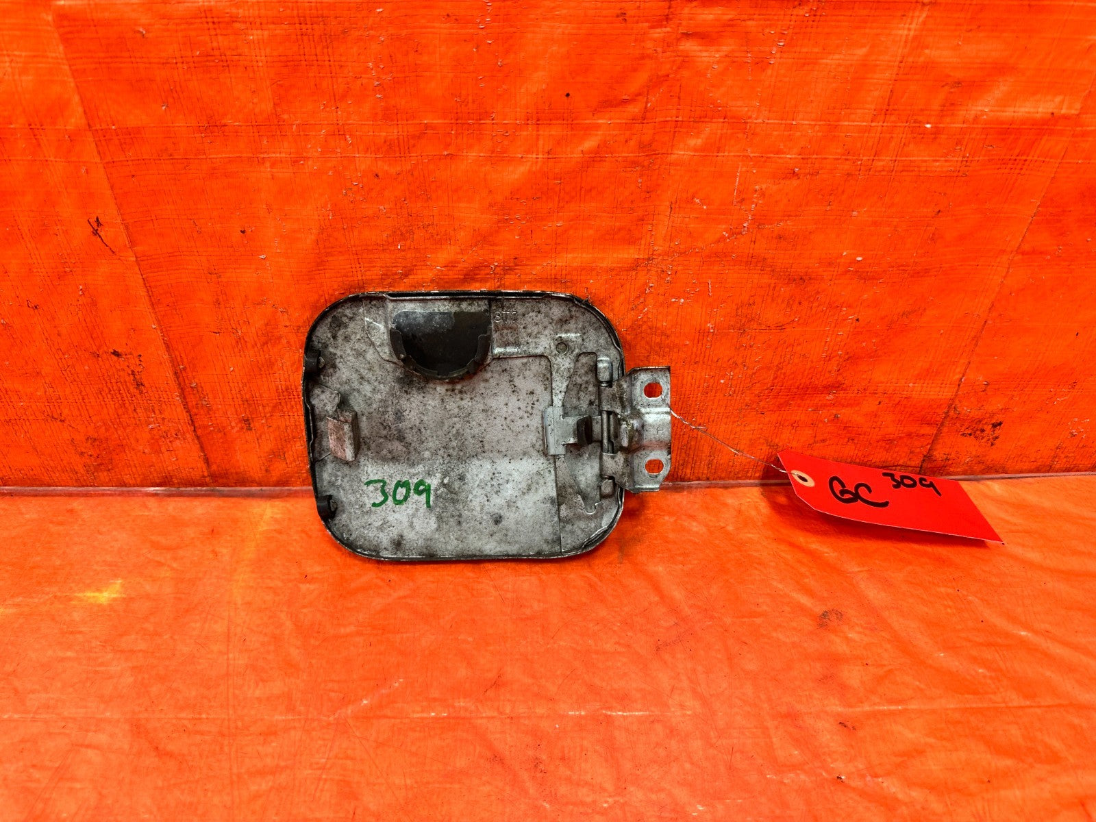 94 01 ACURA INTEGRA   2 DOOR MODEL ONLY GASOLINE GAS FUEL FILLER LID CAP OEM 3091