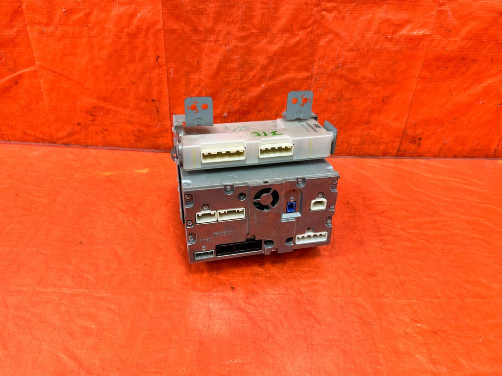 09 10 INFINITI G37 CONVERTIBLE   RADIO   RECEIVER AM FM XM   OEM #3101