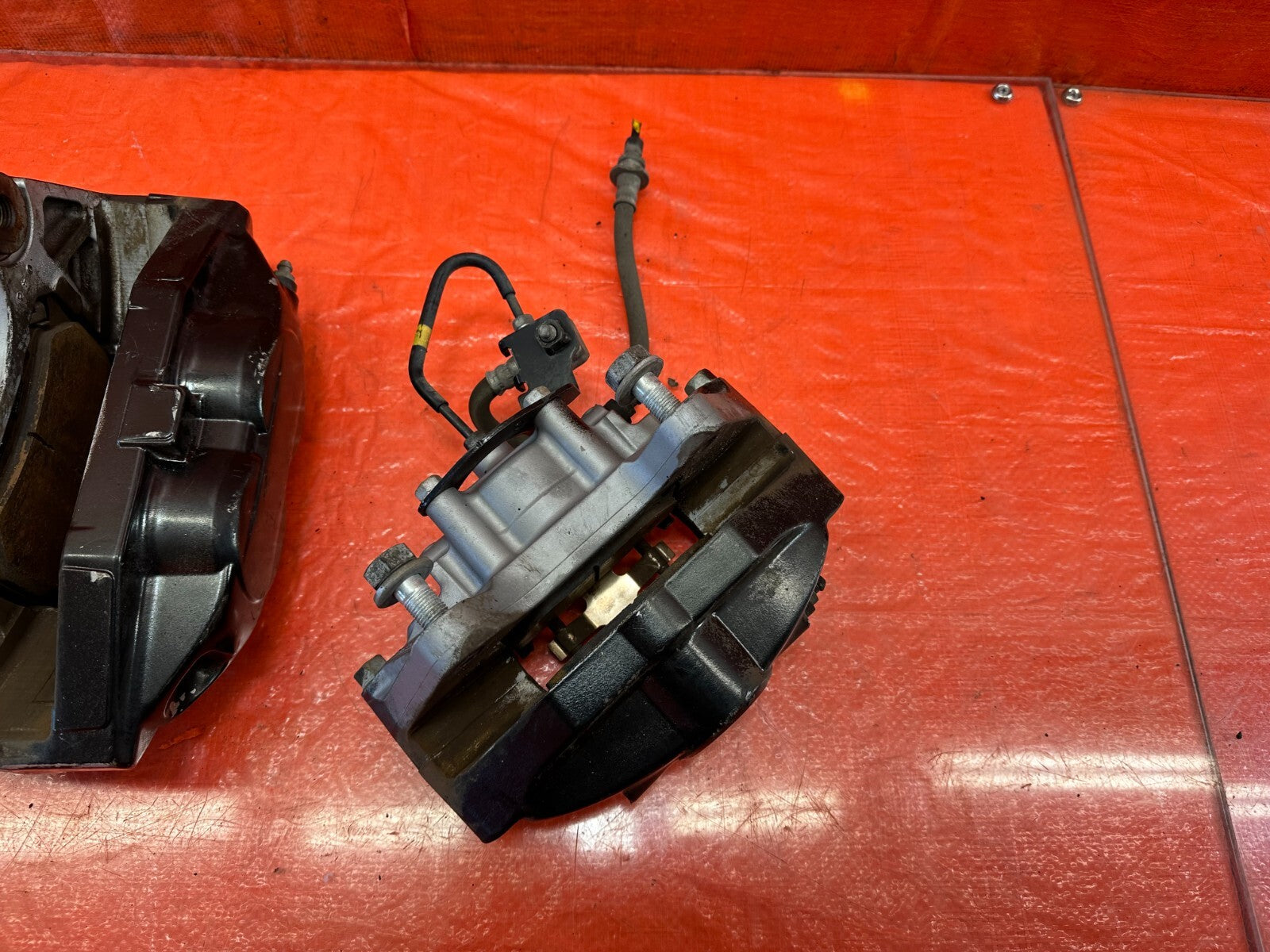 08 15 INFINITI G37 & Q60 SPORT   AKEBONO   BRAKE CALIPERS LEFT & RIGHT   OEM 23215