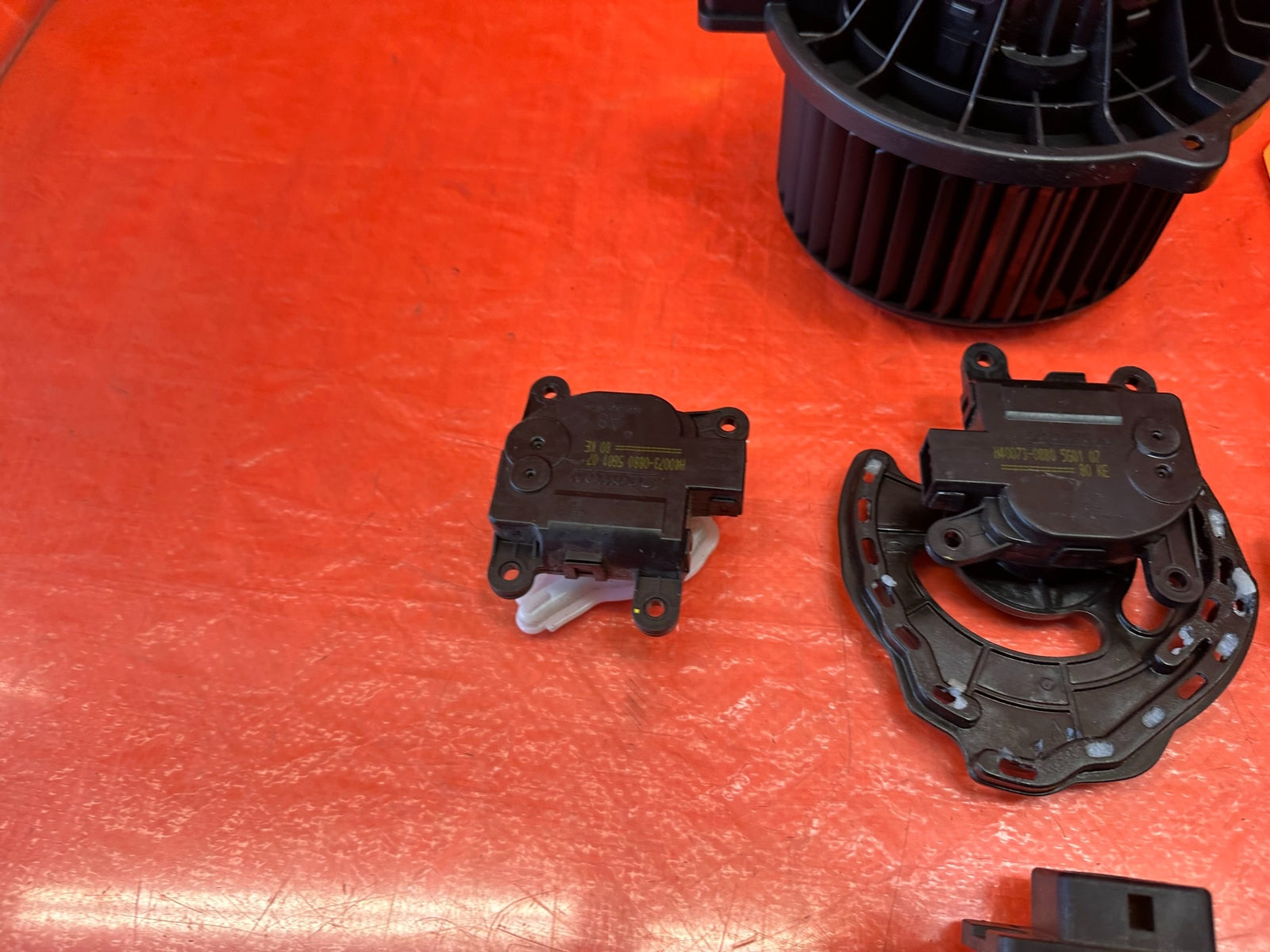 13 16 HYUNDAI GENESIS COUPE AIR CONDITIONING AC BLOWER MOTOR & RESISTOR OEM #2197