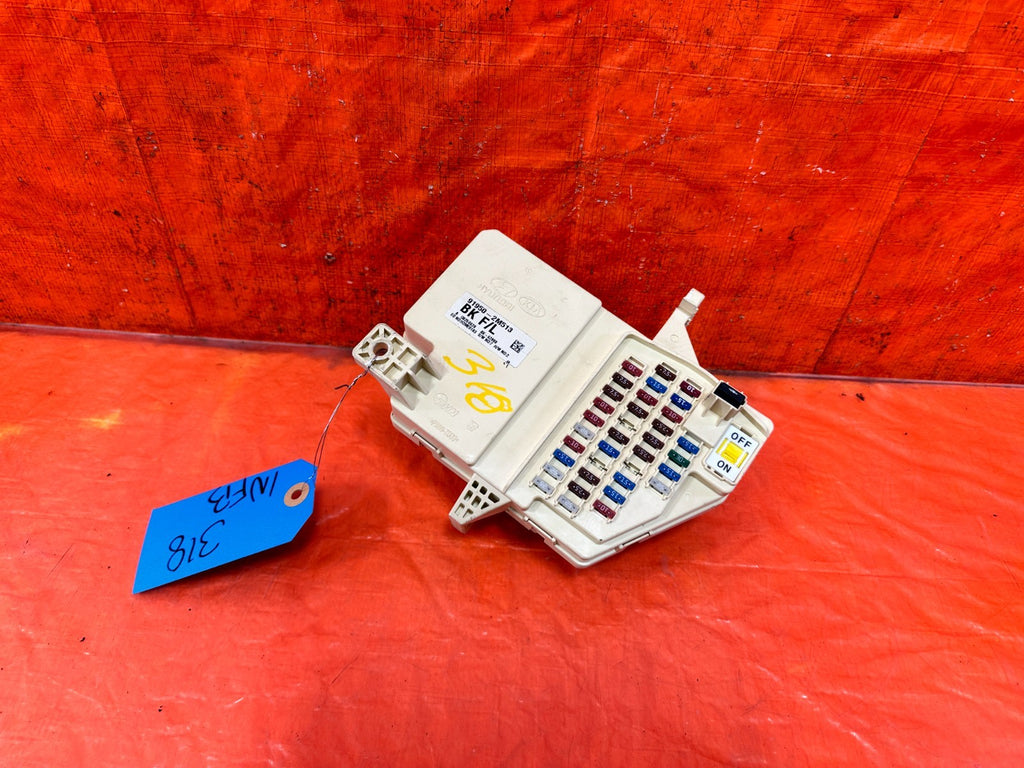 13 16 HYUNDAI GENESIS COUPE   INTERIOR CABIN UNDER DASH FUSE BOX PANEL OEM 3180
