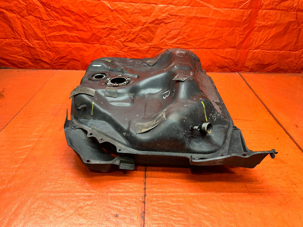 92 95 HONDA CIVIC EX 1.6L 2D COUPE   UNDERBODY FUEL GAS TANK CELL   OEM #3334