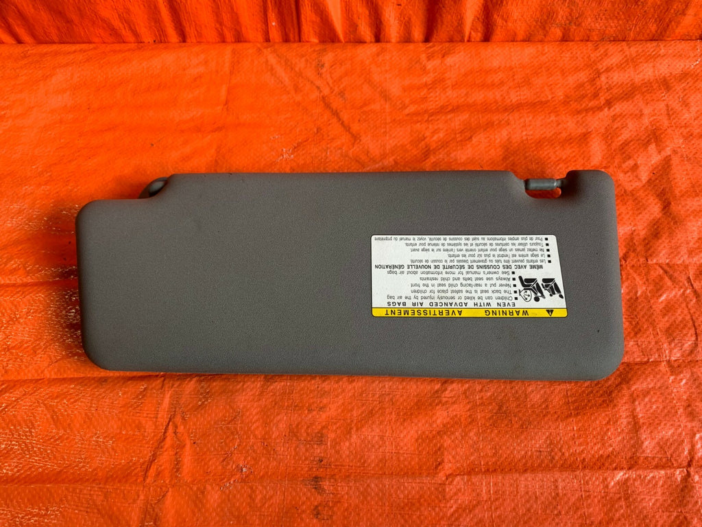 OEM 2005   2011 TOYOTA TACOMA PASSENGER RIGHT SUN VISOR BLOCKER GRAY COLOR0