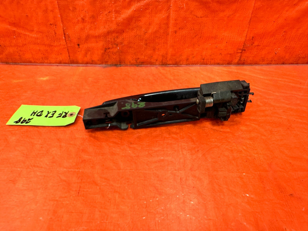 03 07 INFINITI G35 COUPE   PASSENGER RIGHT EXTERIOR DOOR HANDLE   OEM #2982