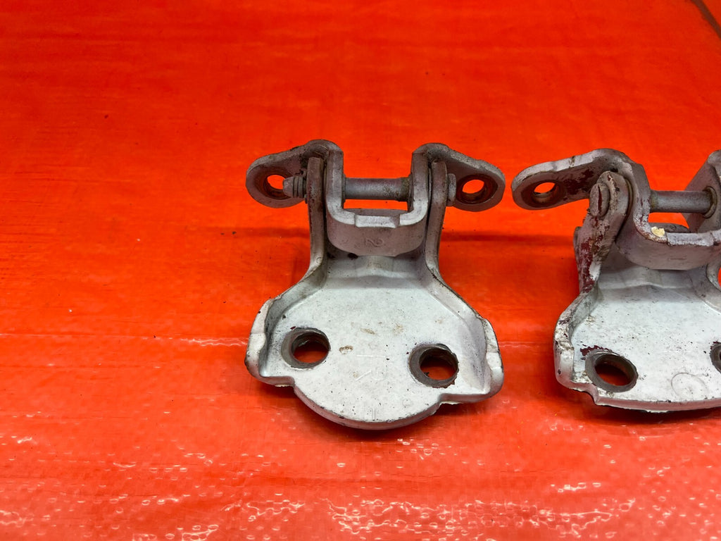 90 01 ACURA INTEGRA SEDAN   RIGHT REAR DOOR HINGE SET   UPPER & LOWER   OEM #1656