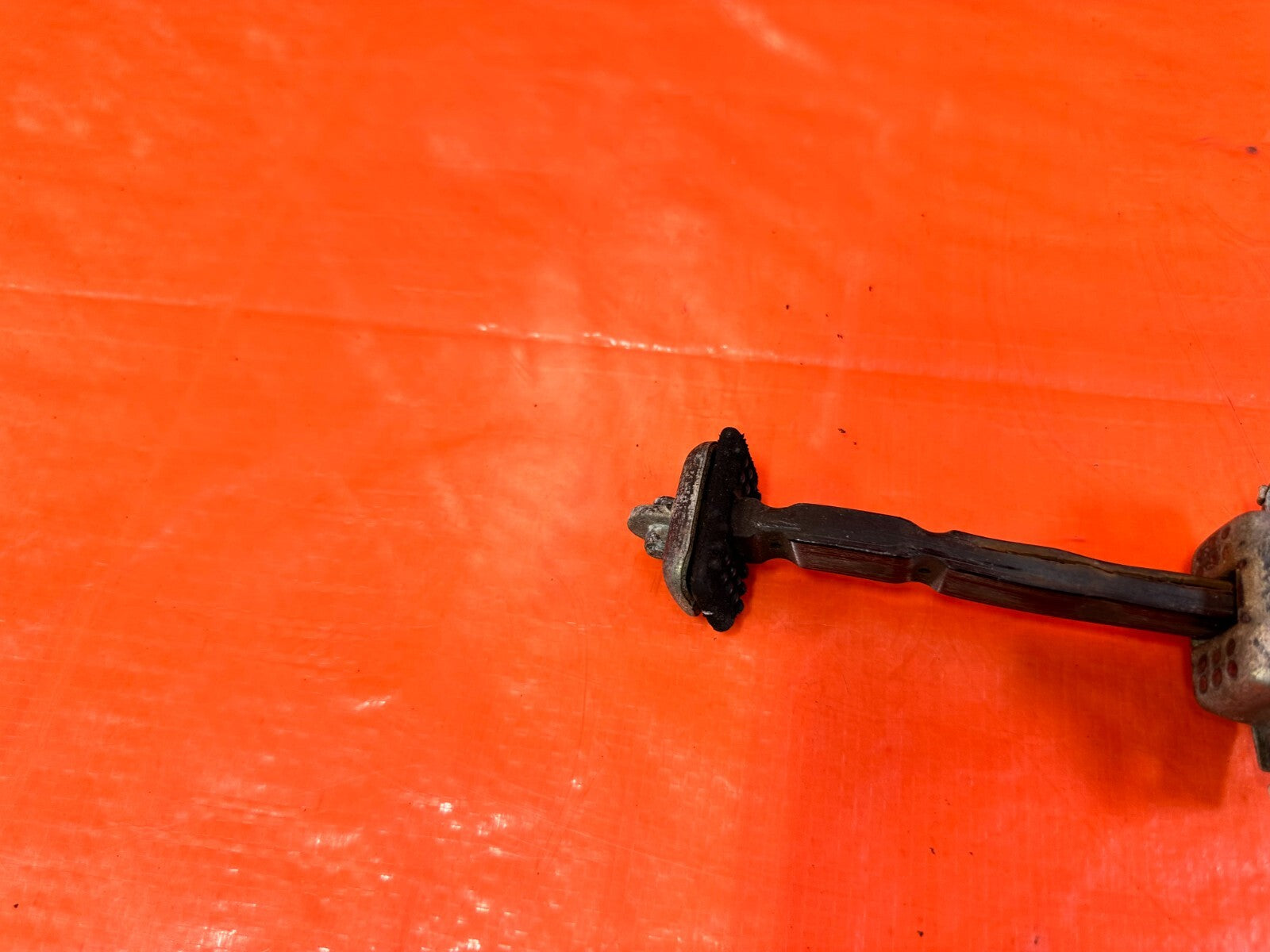06 11 CIVIC 4D SEDAN   PASSENGER RIGHT REAR DOOR CHECKER HINGE ARM STOPPER #2707
