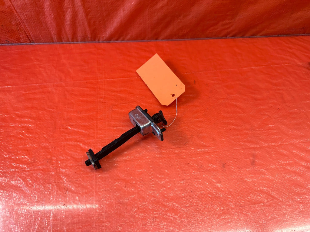 10 16 HYUNDAI GENESIS COUPE PASSENGER RIGHT DOOR CHECKER HINGE ARM STOPPER #21910