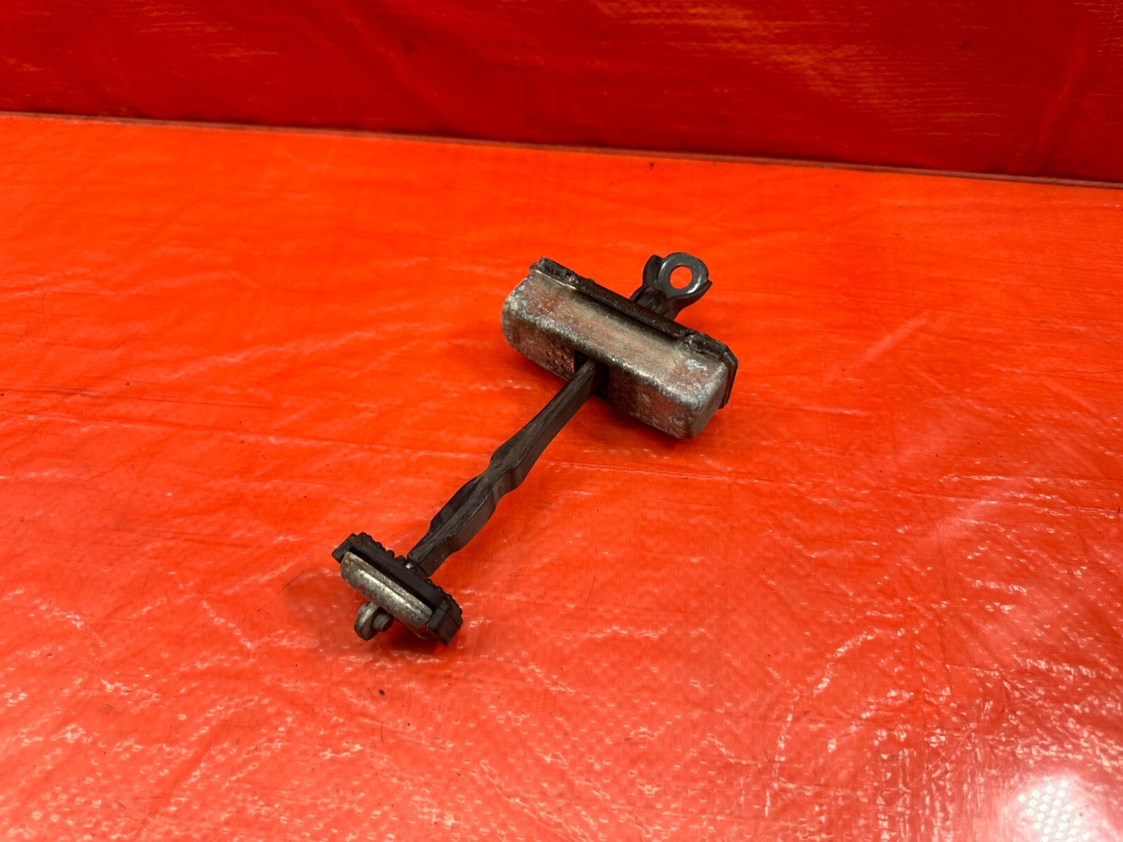 04 08 ACURA TSX   PASSENGER REAR DOOR CHECKER HINGE ARM STOPPER   OEM #2095