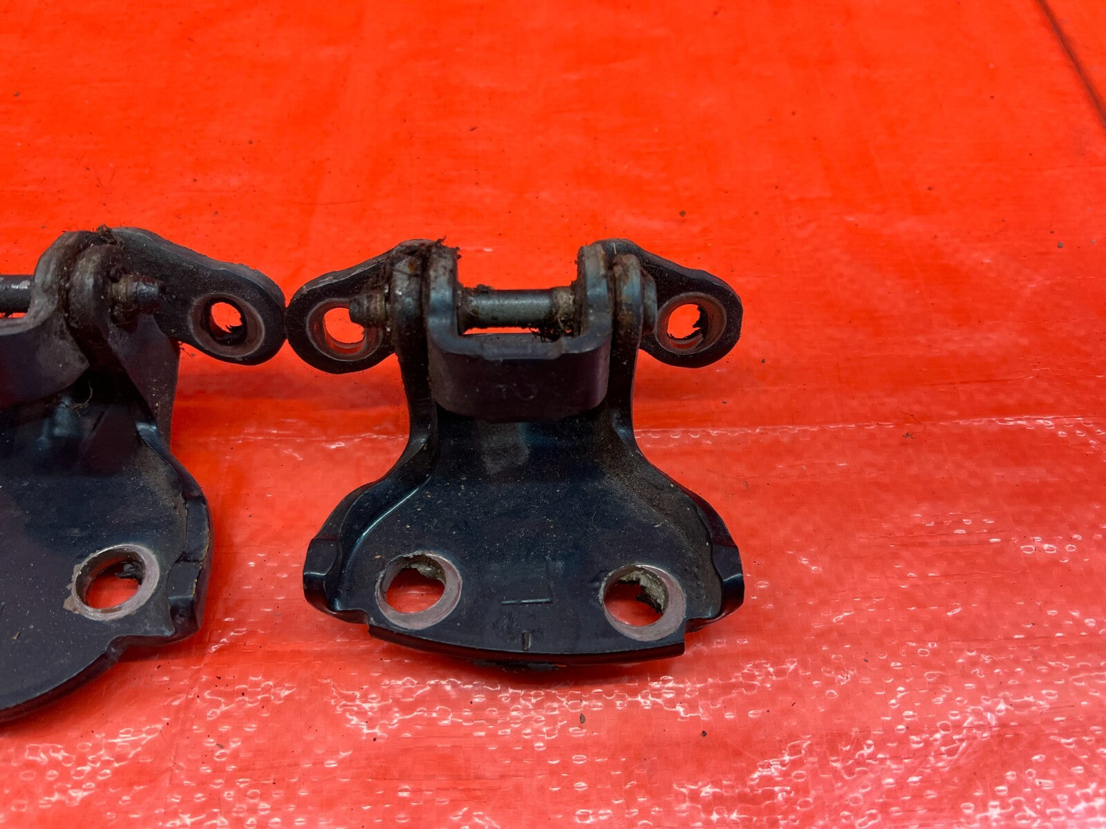 90 01 ACURA INTEGRA SEDAN 4D   DOOR HINGE SET UPPER & LOWER   LEFT REAR OEM #1614