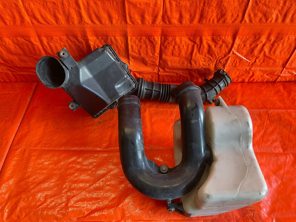 93 95 HONDA DEL SOL   D15B7 1.5L   COMPLETE FACTORY INTAKE ARM BOX RESONATOR OEM9