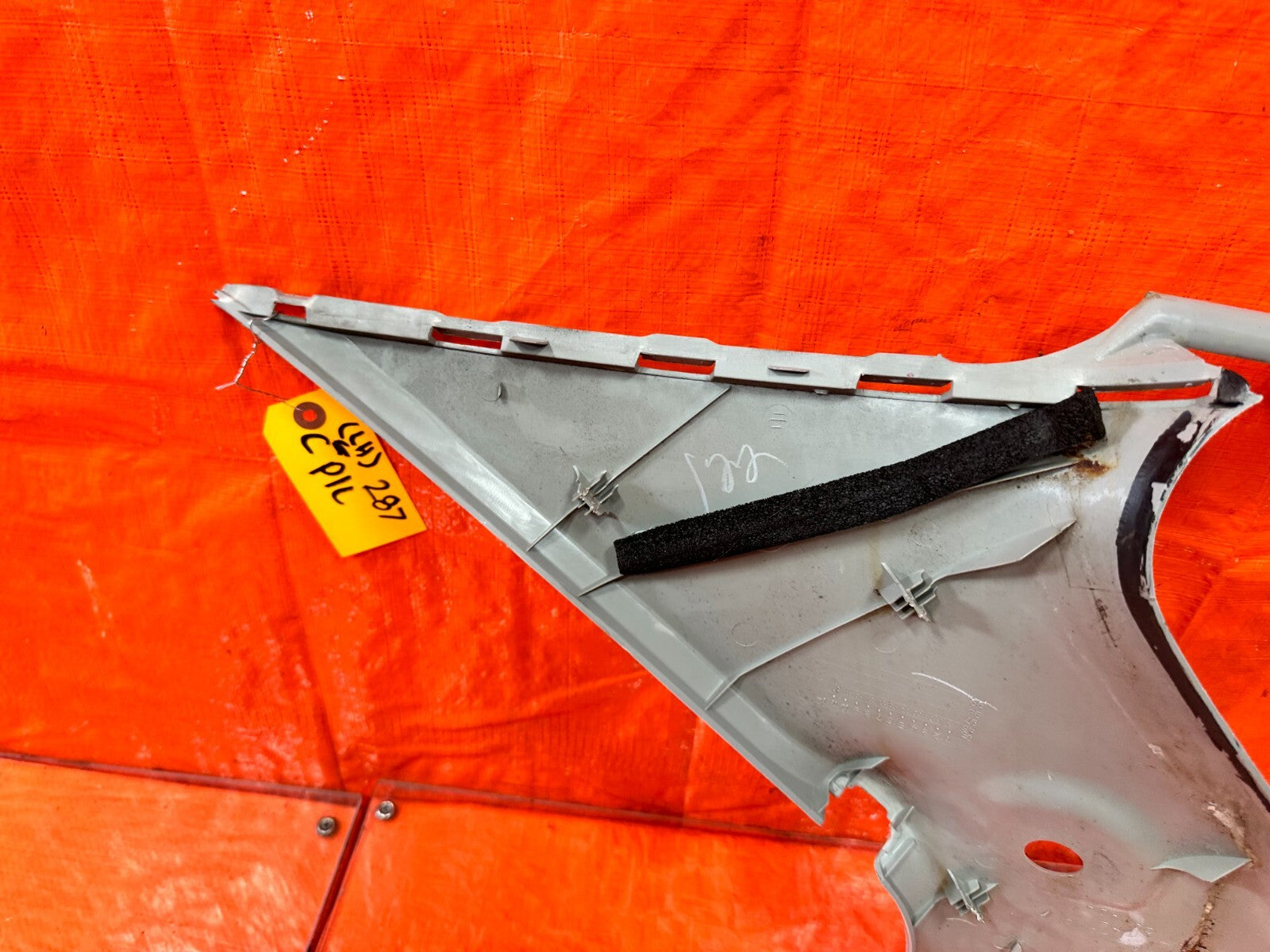 96 00 HONDA CIVIC   HATCHBACK   DRIVER LEFT C PILLAR QUARTER GLASS TRIM OEM 28718