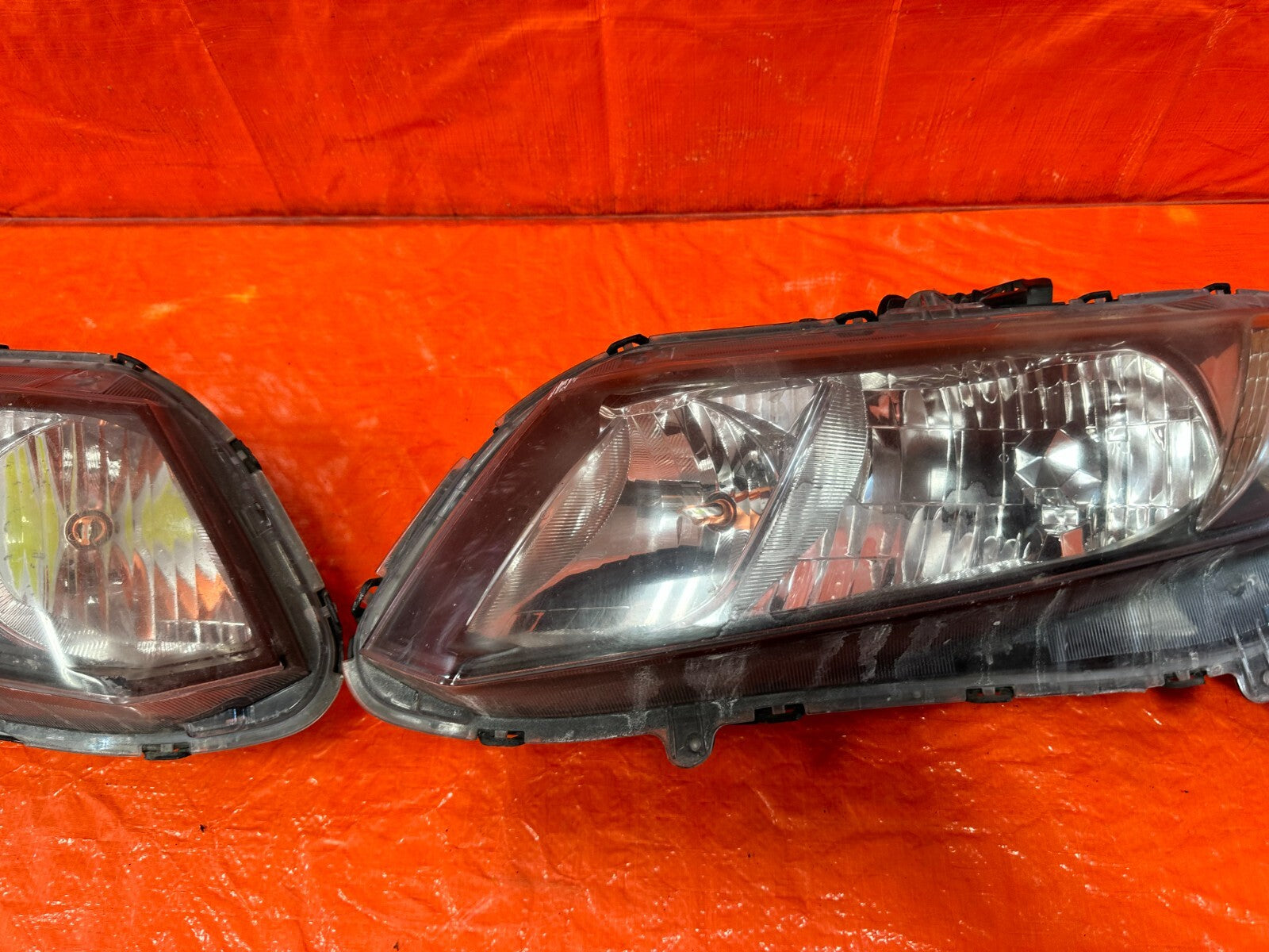 2013 13 HONDA CIVIC 2D COUPE HEADLIGHTS HEADLAMPS   LEFT AND RIGHT HEADLIGHT SET8