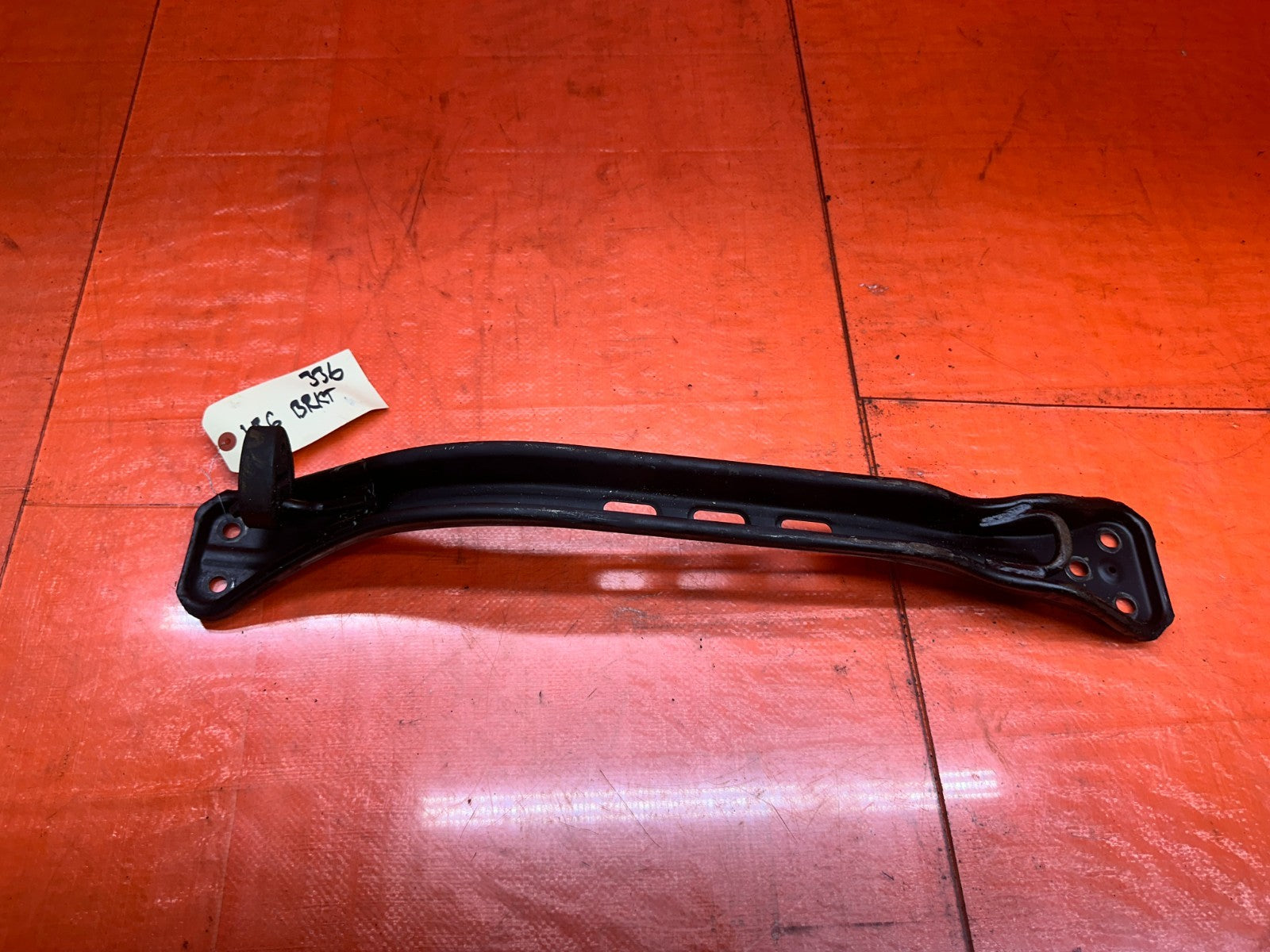 97 01 HONDA PRELUDE 2.2L CENTER FRONT SUBFRAME CROSSMEMBER T BRACKET OEM #3360