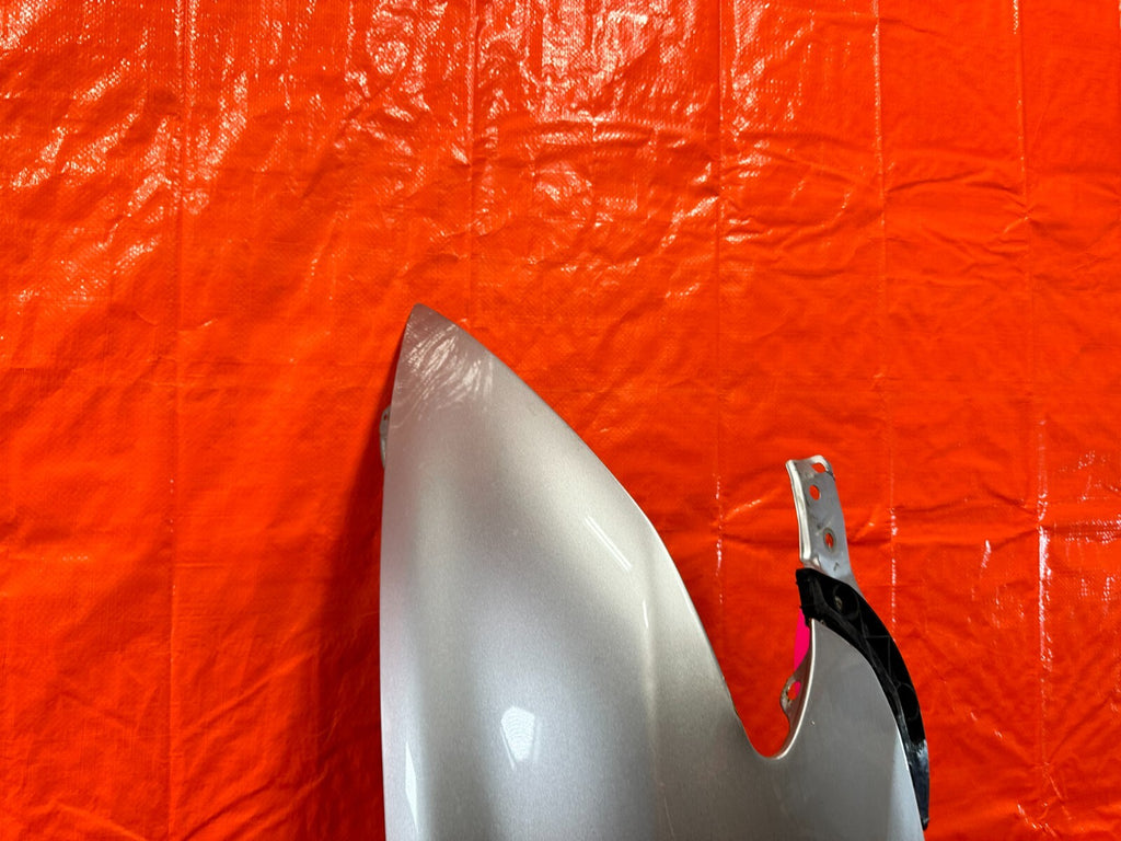 06 11 HONDA CIVIC SEDAN   FENDER   RIGHT SIDE   GRAY COLOR   OEM #27011