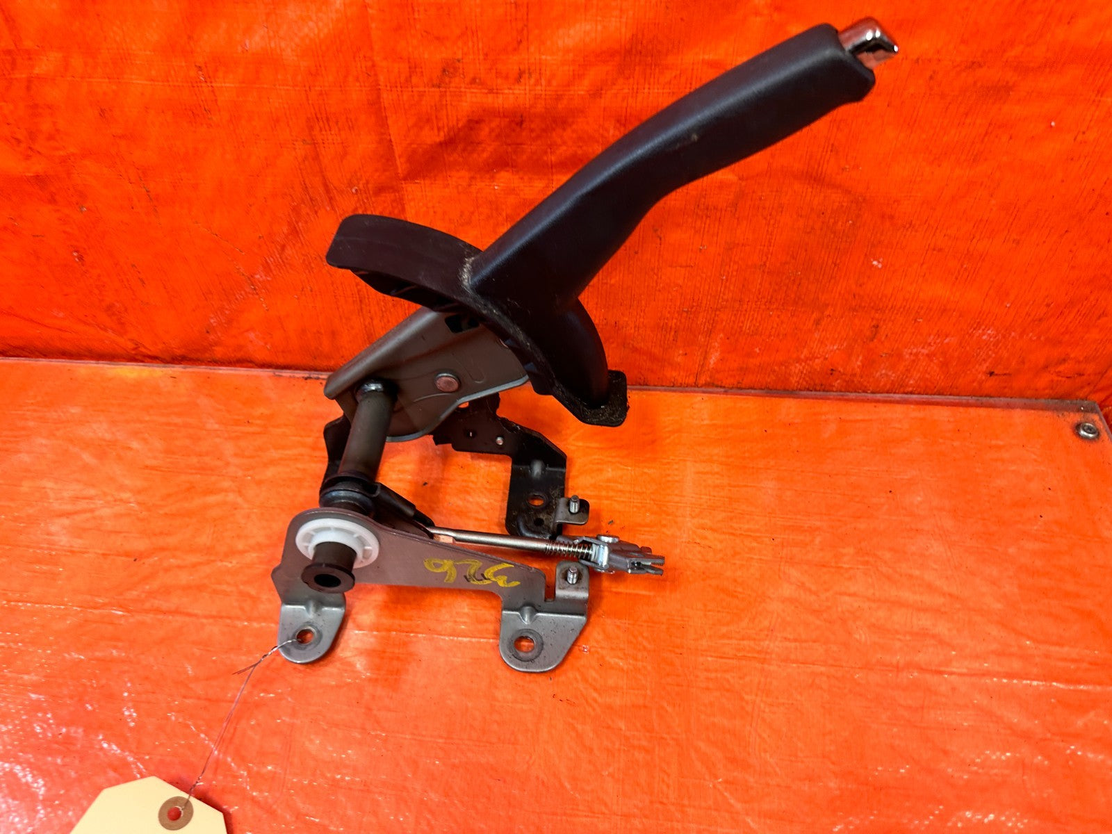 13 16 HYUNDAI GENESIS COUPE   LEATHER EMERGENCY PARKING BRAKE HANDLE OEM #3261