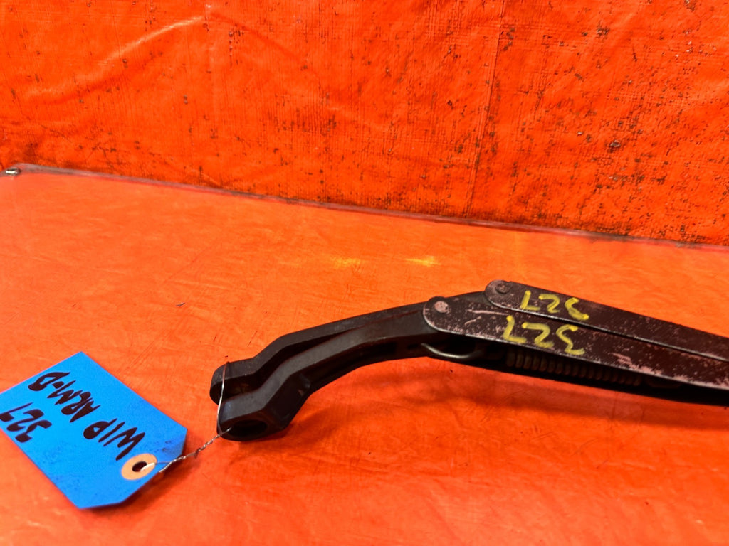 92 95 HONDA CIVIC   LEFT & RIGHT WINDSHIELD WIPER ARMS    OEM FACTORY #3279