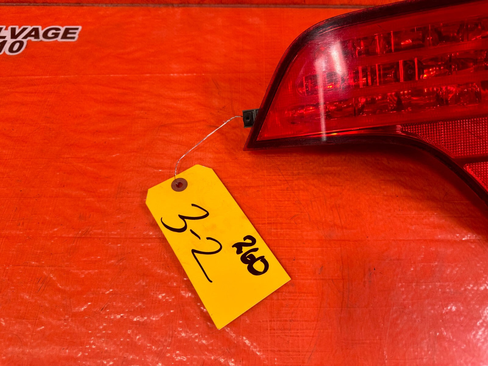 06 08 HONDA CIVIC SEDAN   PASSENGER RIGHT INNER TRUNK TAIL LIGHT LAMP   OEM #2606