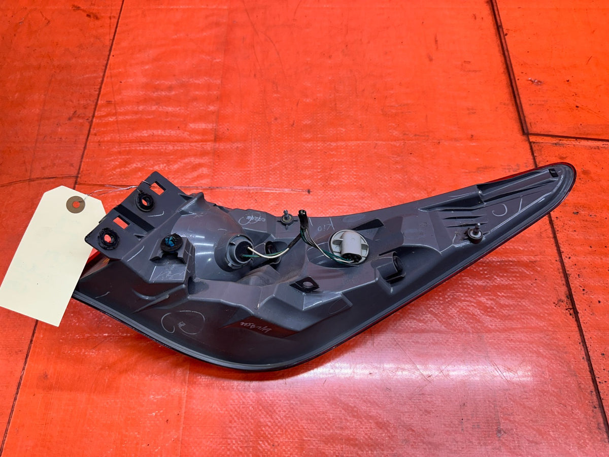 14-15 INFINITI Q50 3.7L AWD DRIVER LEFT OUTER QUARTER TAIL LIGHT LAMP LENS OEM #9
