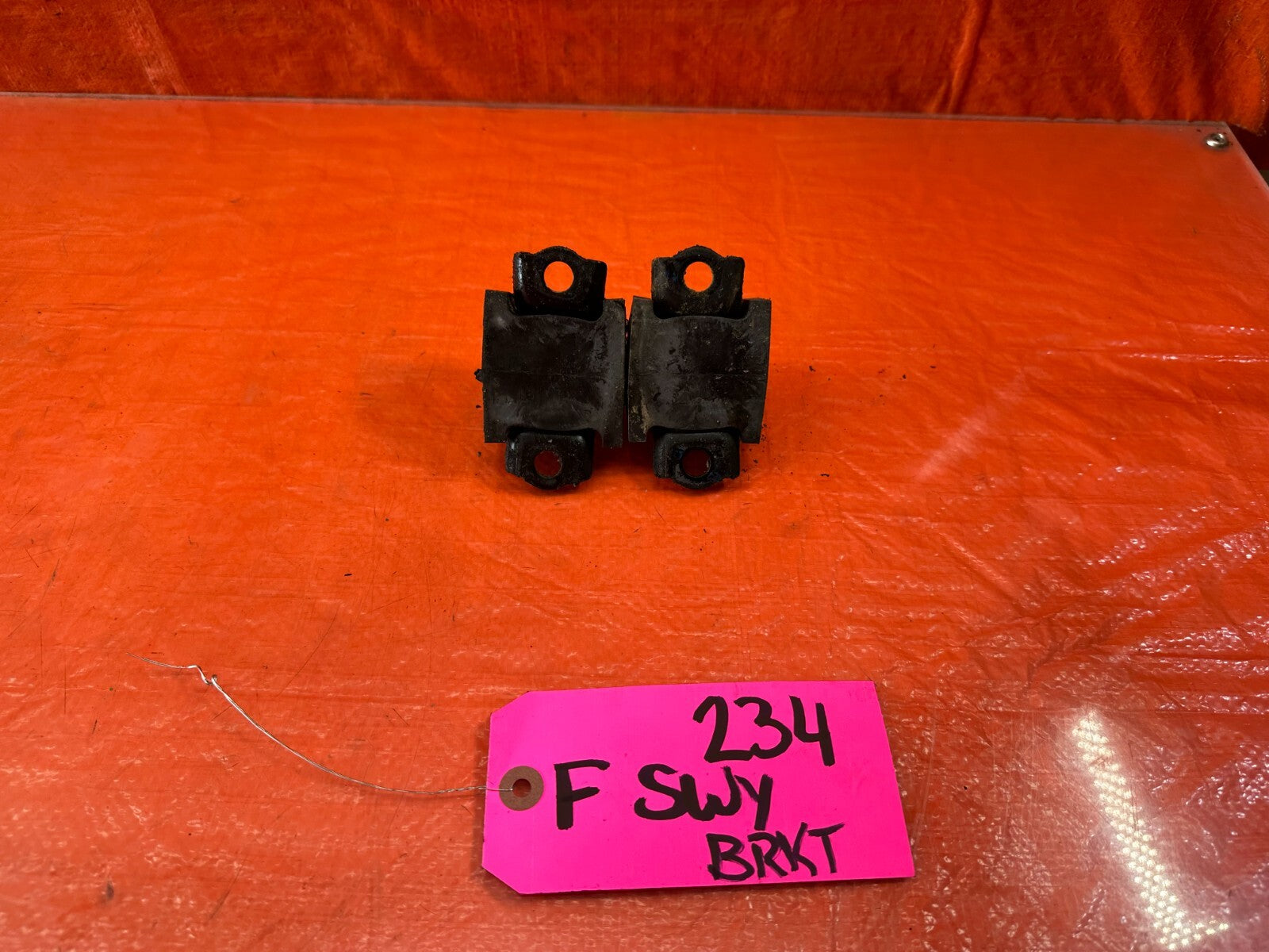 04 08 ACURA TL   LEFT & RIGHT FRONT SWAY BAR BRACKETS W/ BUSHING   OEM #2345