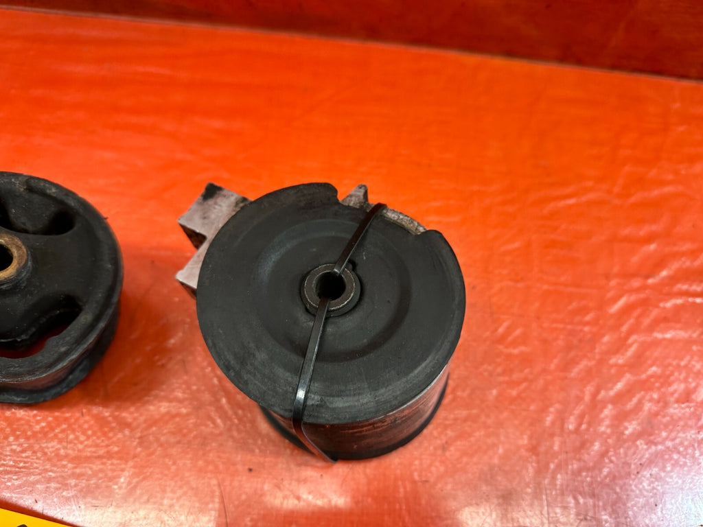 94 01 ACURA INTEGRA AUTOMATIC LEFT AND RIGHT MOTOR MOUNT TRANSMISSION MOUNT #2291