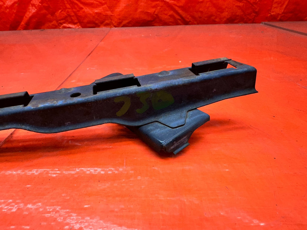 04 08 ACURA TSX RIGHT PASSENGER SIDE HEADLIGHT BRACKET OEM #3305