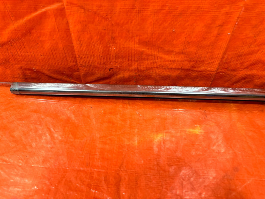 04 08 ACURA TSX   PASSENGER RIGHT FRONT EXTERIOR GLASS TRIM   OEM FACTORY #2914