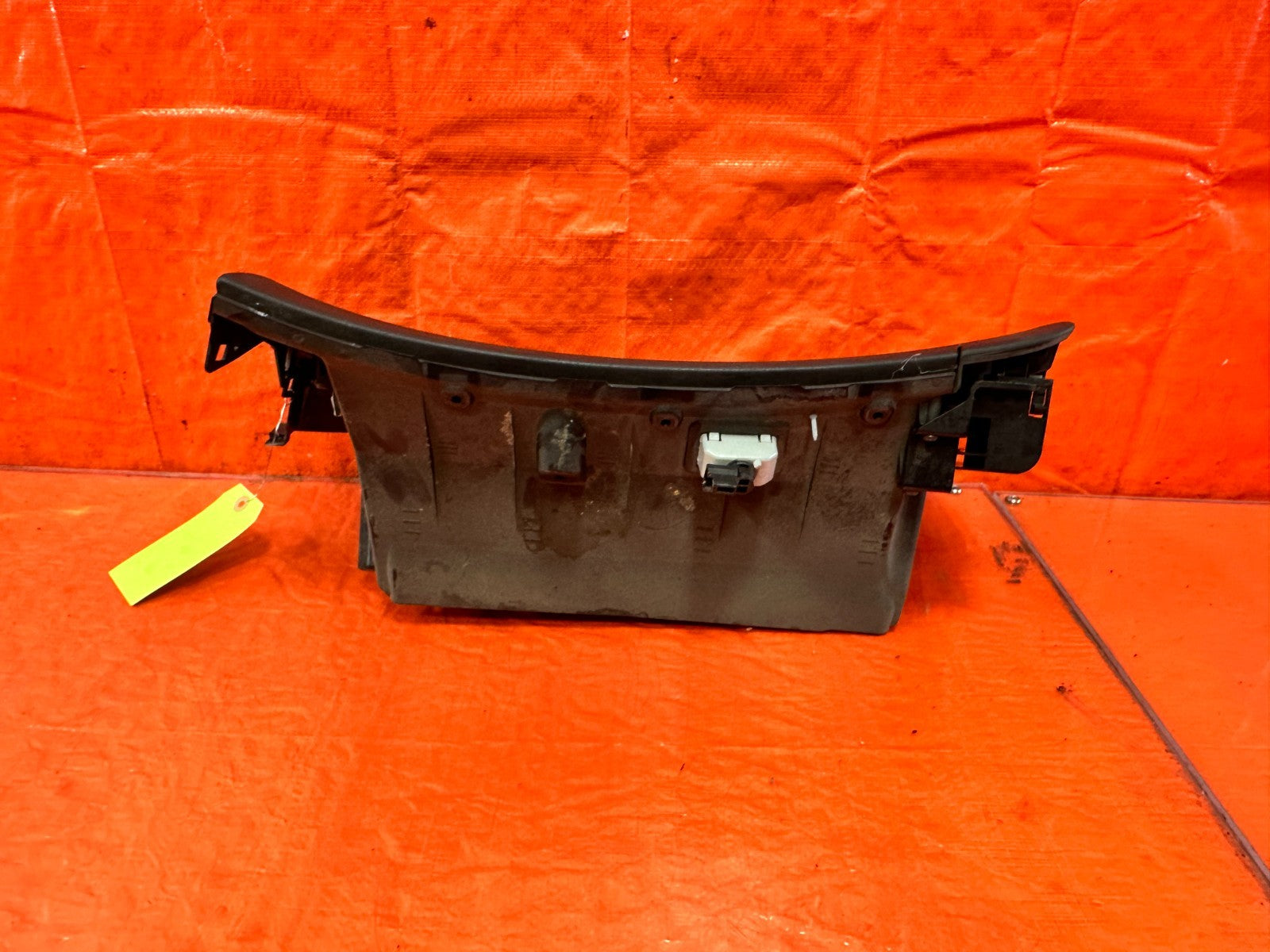 13 16 HYUNDAI GENESIS COUPE   GLOVE BOX ASSEMBLY   BLACK COLOR   OEM #2991