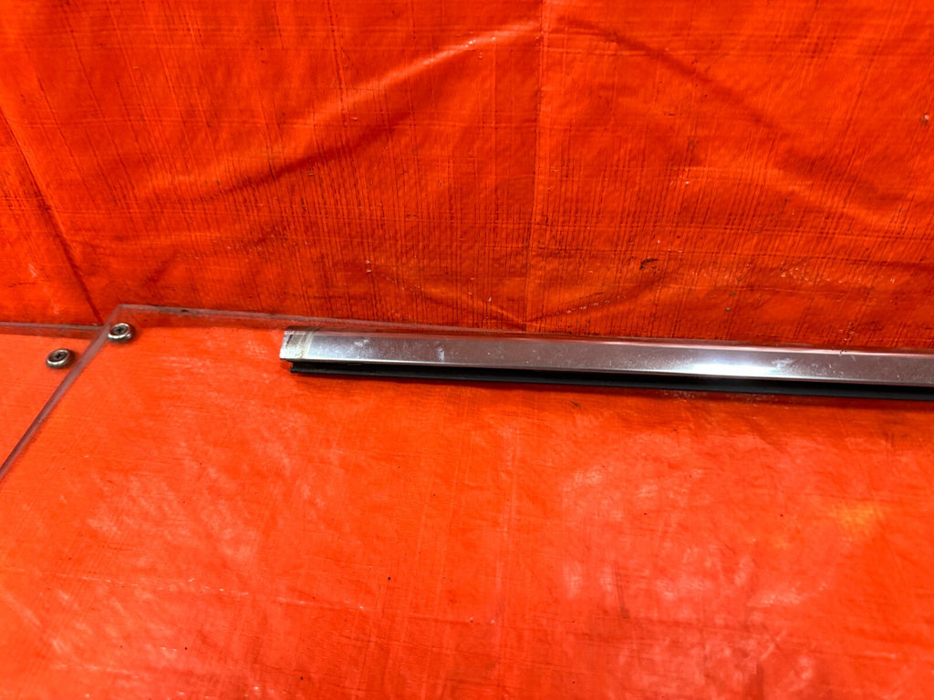 04 08 ACURA TSX DRIVER LEFT FRONT EXTERIOR WINDOW GLASS TRIM   OEM FACTORY #2914