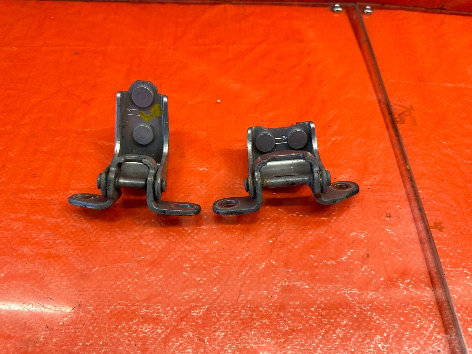04 08 ACURA TSX   DRIVER LEFT REAR   DOOR HINGE SET UPPER LOWER   OEM #2097