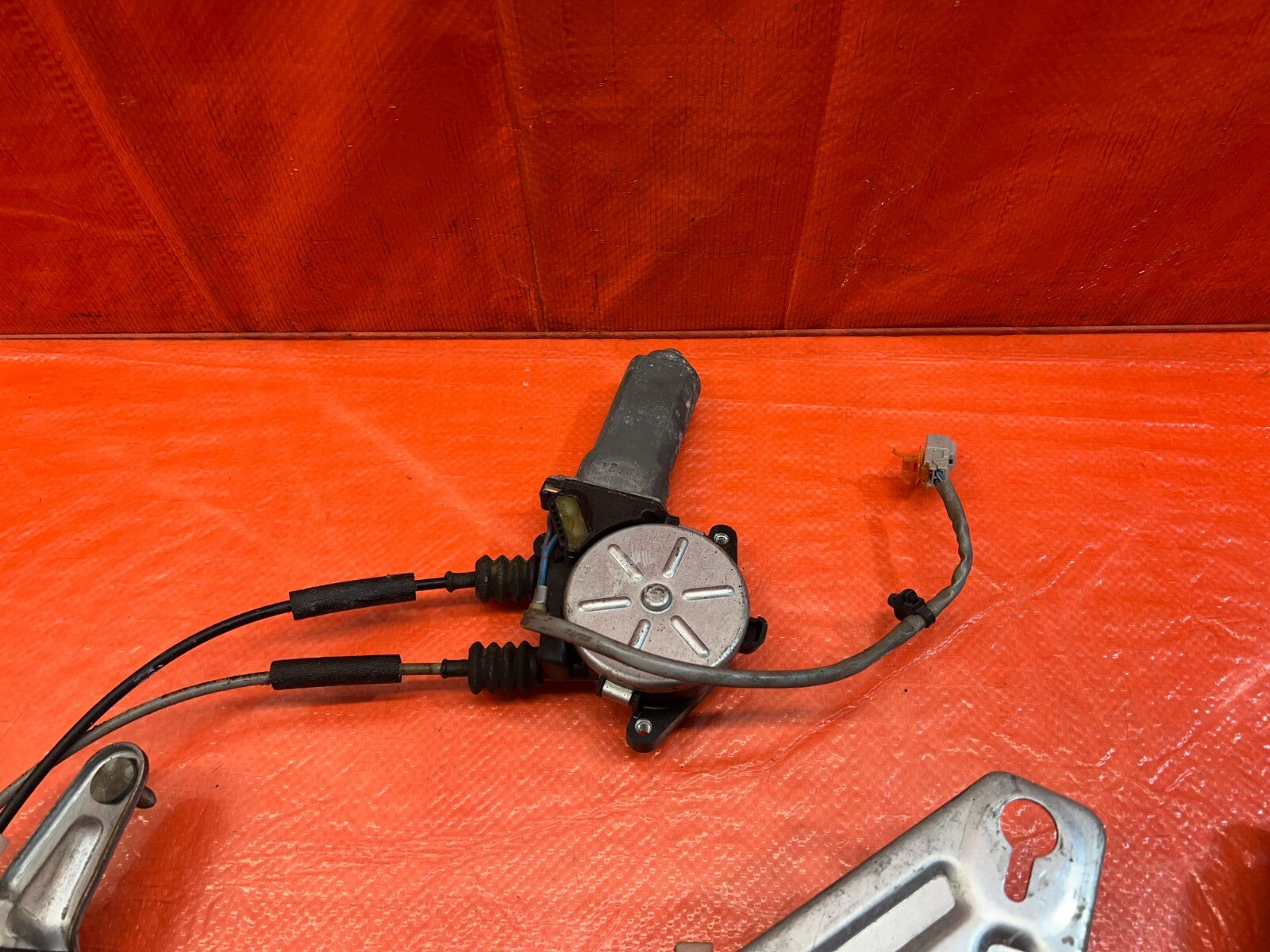 94 01 ACURA INTEGRA SEDAN PASSENGER RIGHT FRONT WINDOW REGULATOR MOTOR OEM #2285
