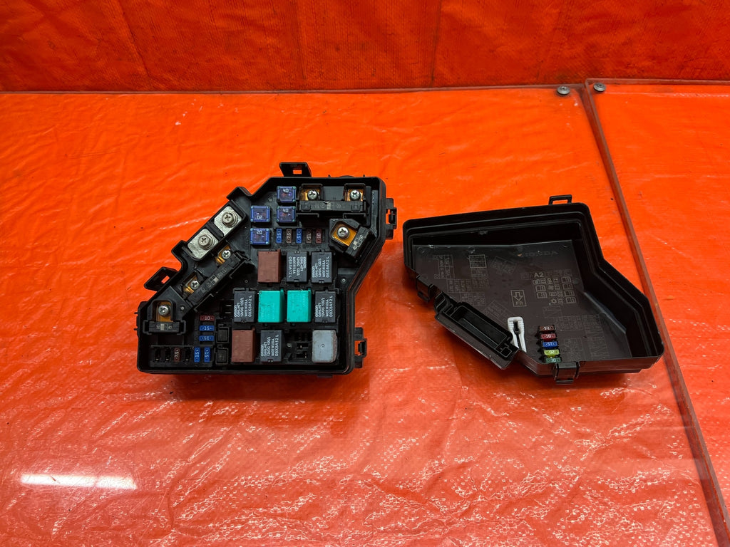 09 11 HONDA CIVIC SI 2D   EXTERIOR / ENGINE BAY   FUSE BOX PANEL   OEM #1630
