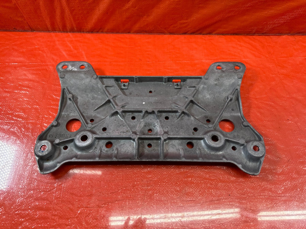 16 20 INFINITI Q50 Q60   3.0L   RWD   FRONT SUB FRAME CROSS MEMBER BRACKET #2006