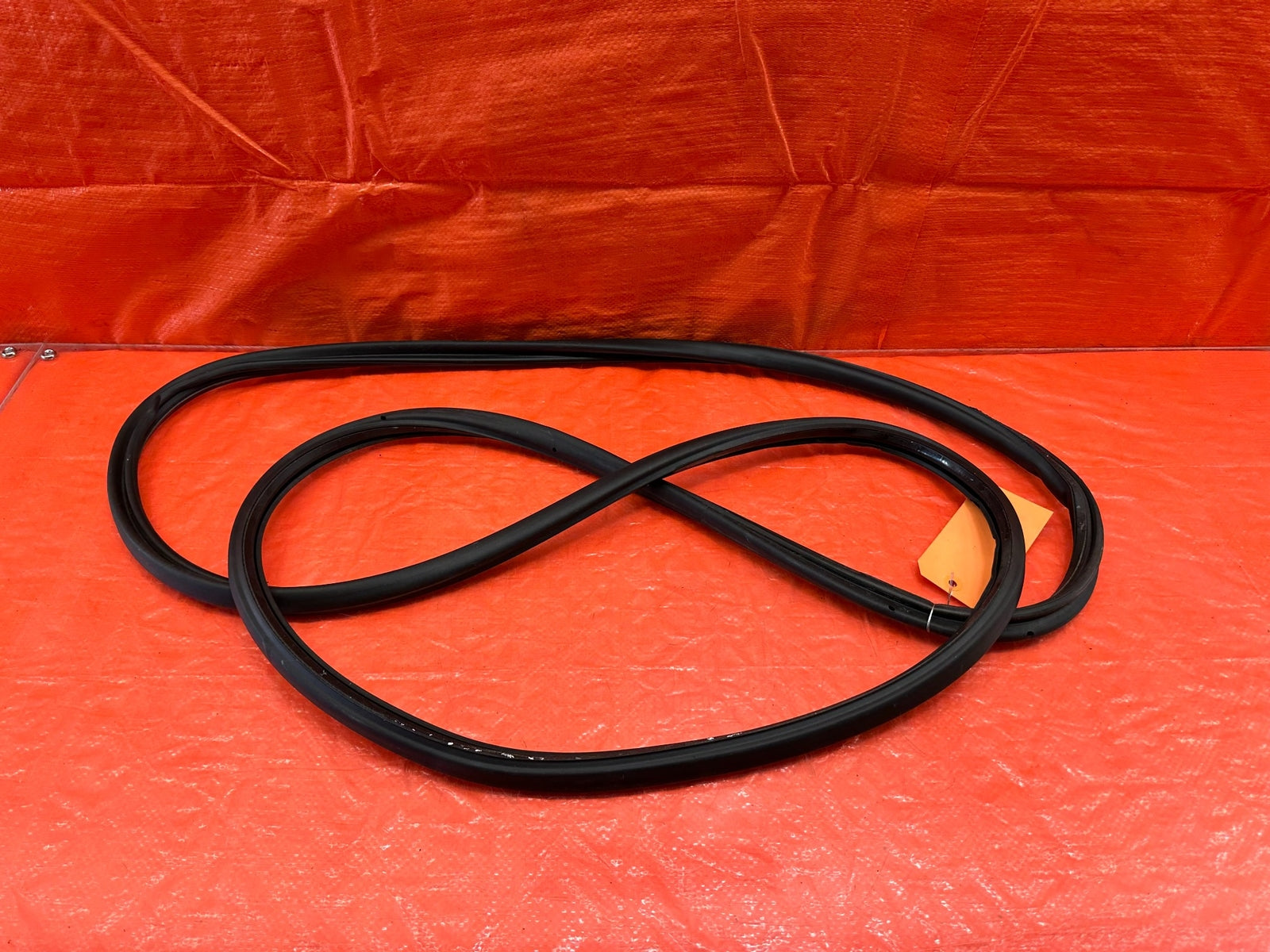 10 16 PORSCHE PANAMERA PASSENGER RIGHT REAR DOOR WEATHER STRIP RUBBER   OEM #658
