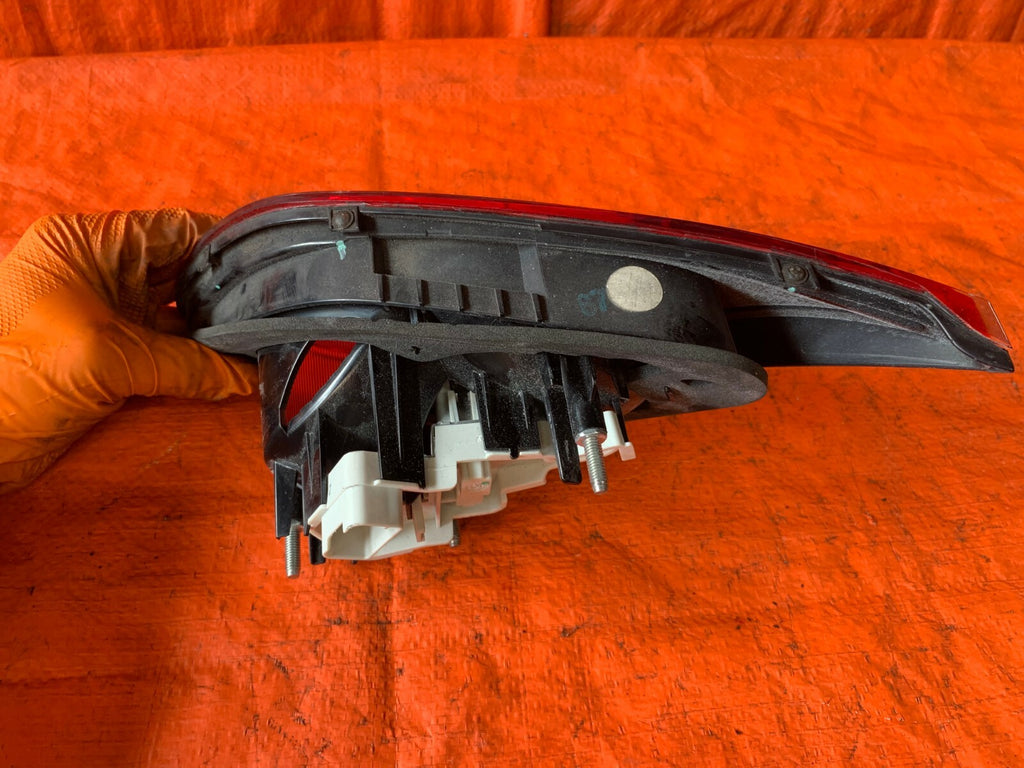 OEM 2010 2011 2012 VOLKSWAGEN CC   TAIL LIGHT LAMP   DRIVER LEFT INNER FITMENT7