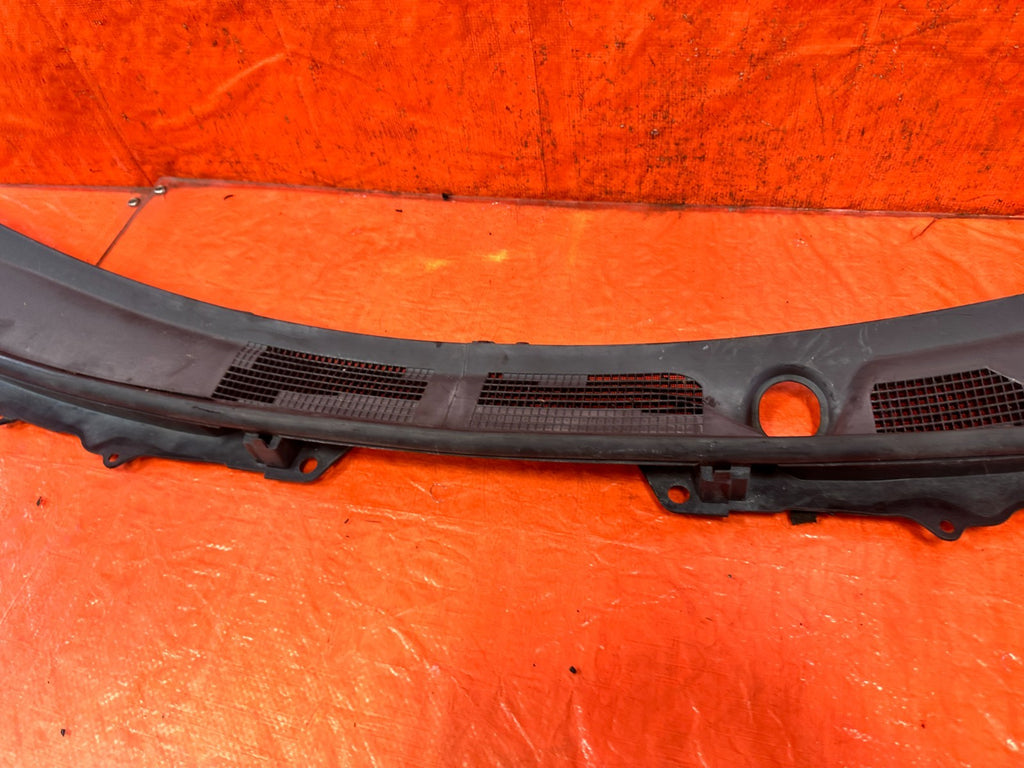 08 15 INFINITI G37 COUPE CONVERTIBLE WINDSHIELD WIPER COWL TRIM PLASTIC OEM 3294