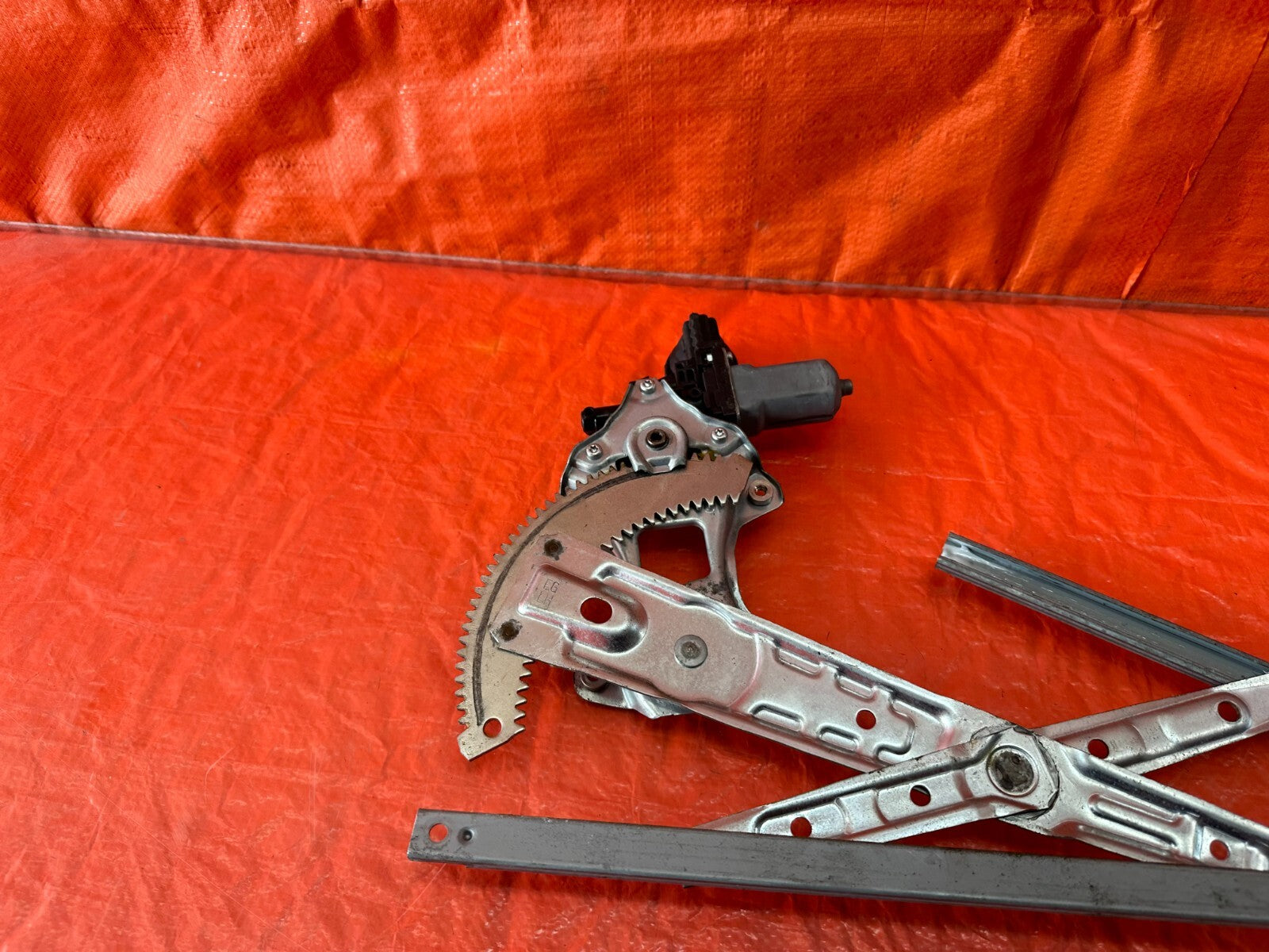 14 20 INFINITI Q50   DRIVER LEFT REAR   WINDOW REGULATOR W/ MOTOR   OEM #22210