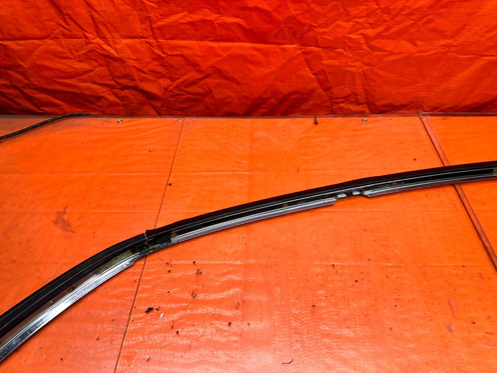 94-01 ACURA INTEGRA 4D RIGHT PASSENGER ROOF GLASS TRIM DRIP RETAINER OEM #3408