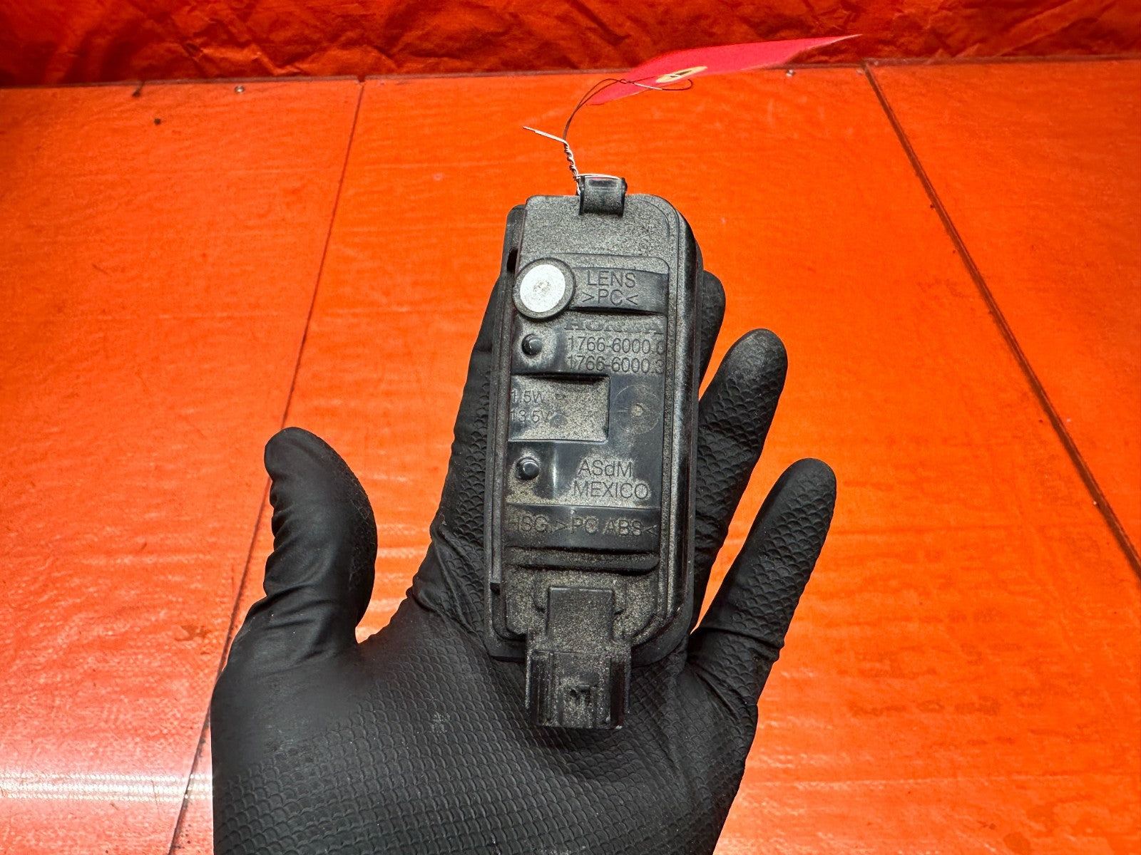 2018 2022 HONDA ACCORD REAR LICENSE PLATE LIGHT LAMP HOUSING ASSY OEM #20ACC5