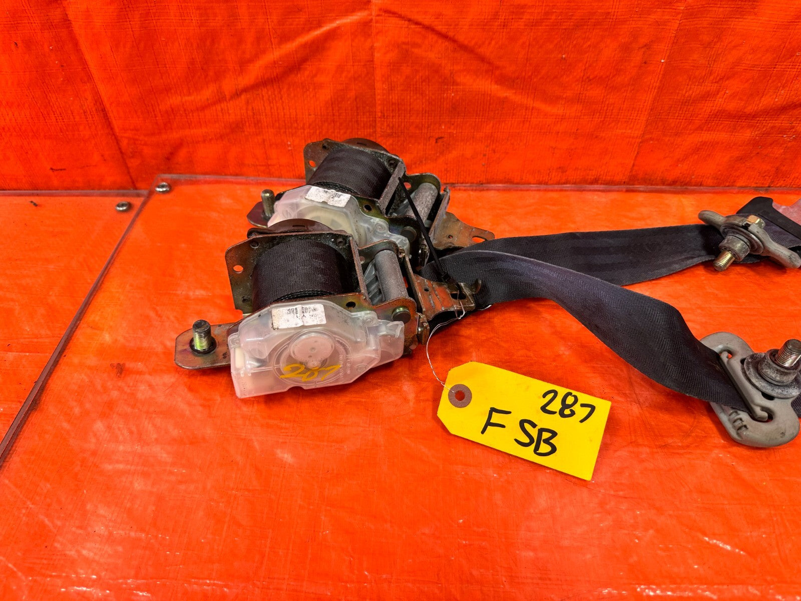 96 00 HONDA CIVIC HATCHBACK FRONT SEAT BELT SET LEFT & RIGHT SEAT BELTS OEM  2871